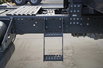 �����ǵ¿�SITRAK G7M 6X4 ���綯ǣ���� ����ʱ��528kWhͼƬ