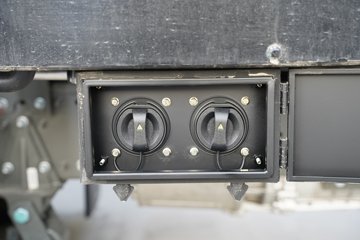 �����ǵ¿�SITRAK G7M 6X4 ���綯ǣ���� ����ʱ��528kWhͼƬ