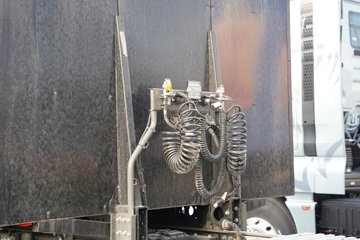 �����ǵ¿�SITRAK G7M 6X4 ���綯ǣ���� ����ʱ��528kWhͼƬ