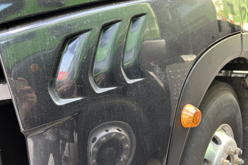 �����ƺ�H7 14.6L LNG 630���� 6X4 �й�����16�� AMT�Զ��� ǣ����ͼƬ