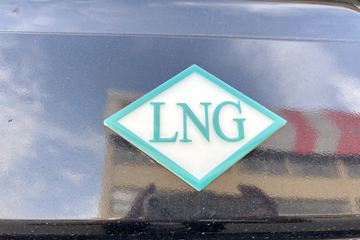�����ƺ�H7 14.6L LNG 630���� 6X4 �й�����16�� AMT�Զ��� ǣ����ͼƬ