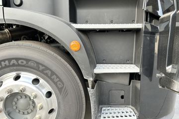 �����ƺ�H7 14.6L LNG 630���� 6X4 �й�����16�� AMT�Զ��� ǣ����ͼƬ