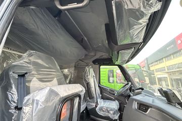 �����ƺ�H7 14.6L LNG 630���� 6X4 �й�����16�� AMT�Զ��� ǣ����ͼƬ