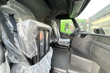 �����ƺ�H7 14.6L LNG 630���� 6X4 �й�����16�� AMT�Զ��� ǣ����ͼƬ