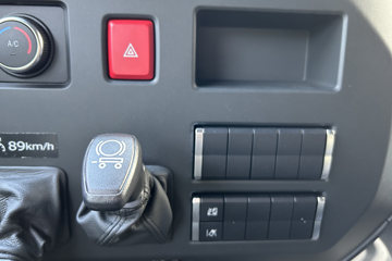 �����ƺ�H7 14.6L LNG 630���� 6X4 �й�����16�� AMT�Զ��� ǣ����ͼƬ