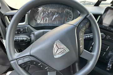 �����ƺ�H7 14.6L LNG 630���� 6X4 �й�����16�� AMT�Զ��� ǣ����ͼƬ