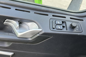 �����ƺ�H7 14.6L LNG 630���� 6X4 �й�����16�� AMT�Զ��� ǣ����ͼƬ