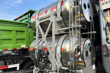 �����ƺ�H7 14.6L LNG 630���� 6X4 �й�����16�� AMT�Զ��� ǣ����ͼƬ