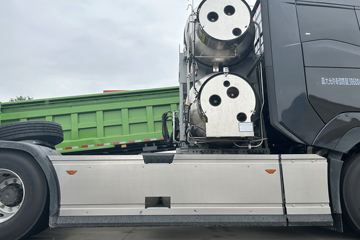 �����ƺ�H7 14.6L LNG 630���� 6X4 �й�����16�� AMT�Զ��� ǣ����ͼƬ