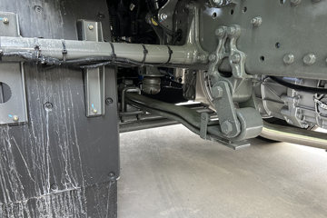 �����ƺ�H7 14.6L LNG 630���� 6X4 �й�����16�� AMT�Զ��� ǣ����ͼƬ