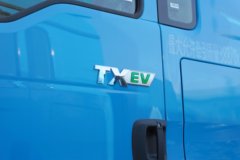重汽豪沃HOWO TX EV 6X4 纯电动牵引车 宁德时代400kWh