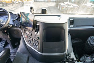 �й������ɶ����ó�����V7-X 6X4 ����ʽ���綯ǣ���� ����ʱ��400kWhͼƬ