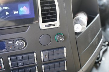 �й������ɶ����ó�����V7-X 6X4 ����ʽ���綯ǣ���� ����ʱ��400kWhͼƬ