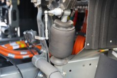 中国重汽成都商用车豪沃V7-X 6X4 换电式纯电动牵引车 宁德时代400kWh