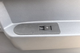 悍将&nbsp;除雪车驾驶室图片