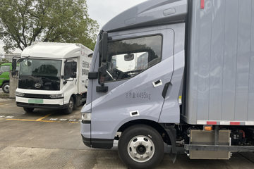 ���ǵ�T5DM �Ƽ��� 4.5T 4.03�׵��Ų��ʽ���̻�϶�����ʽ�Ῠ55.39kWhͼƬ