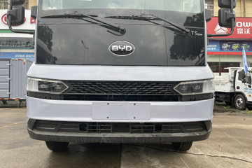 ���ǵ�T5DM �Ƽ��� 4.5T 4.03�׵��Ų��ʽ���̻�϶�����ʽ�Ῠ55.39kWhͼƬ