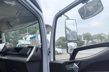 ���ǵ�T5DM �Ƽ��� 4.5T 4.03�׵��Ų��ʽ���̻�϶�����ʽ�Ῠ55.39kWhͼƬ