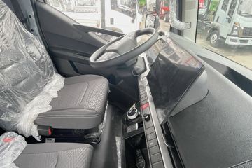 ���ǵ�T5DM �Ƽ��� 4.5T 4.03�׵��Ų��ʽ���̻�϶�����ʽ�Ῠ55.39kWhͼƬ