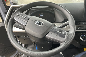 ���ǵ�T5DM �Ƽ��� 4.5T 4.03�׵��Ų��ʽ���̻�϶�����ʽ�Ῠ55.39kWhͼƬ