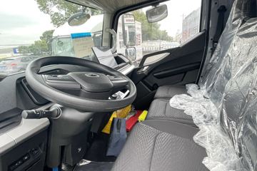 ���ǵ�T5DM �Ƽ��� 4.5T 4.03�׵��Ų��ʽ���̻�϶�����ʽ�Ῠ55.39kWhͼƬ