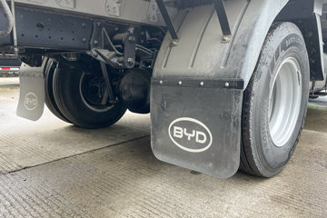 ���ǵ�T5DM �Ƽ��� 4.5T 4.03�׵��Ų��ʽ���̻�϶�����ʽ�Ῠ55.39kWhͼƬ