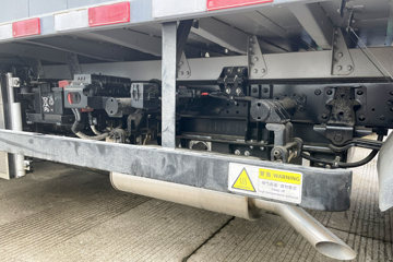 ���ǵ�T5DM �Ƽ��� 4.5T 4.03�׵��Ų��ʽ���̻�϶�����ʽ�Ῠ55.39kWhͼƬ