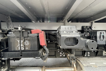 ���ǵ�T5DM �Ƽ��� 4.5T 4.03�׵��Ų��ʽ���̻�϶�����ʽ�Ῠ55.39kWhͼƬ