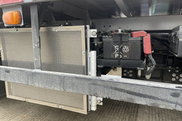 ���ǵ�T5DM �Ƽ��� 4.5T 4.03�׵��Ų��ʽ���̻�϶�����ʽ�Ῠ55.39kWhͼƬ