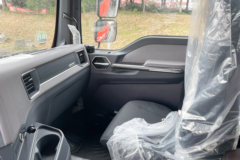 重汽HOWO TX7 4.6L柴油 240马力 中国重汽8档 9.6米厢式载货车