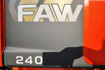 һ����� J6L�п� ����� 240���� 4X2 6.75�������ػ���(ƽ��)ͼƬ