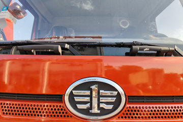 һ����� J6L�п� ����� 240���� 4X2 6.75�������ػ���(ƽ��)ͼƬ