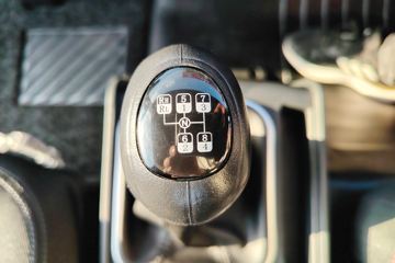 һ����� J6L�п� ����� 240���� 4X2 6.75�������ػ���(ƽ��)ͼƬ