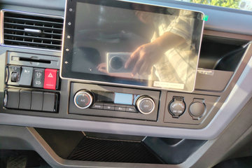 һ����� J6L�п� ����� 240���� 4X2 6.75�������ػ���(ƽ��)ͼƬ