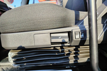 һ����� J6L�п� ����� 240���� 4X2 6.75�������ػ���(ƽ��)ͼƬ