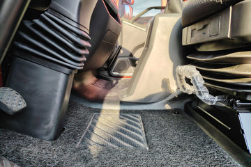 һ����� J6L�п� ����� 240���� 4X2 6.75�������ػ���(ƽ��)ͼƬ