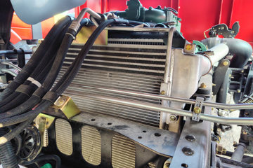 һ����� J6L�п� ����� 240���� 4X2 6.75�������ػ���(ƽ��)ͼƬ