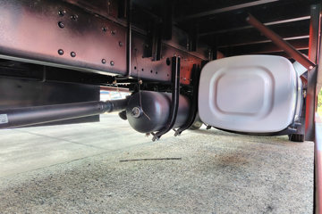 һ����� J6L�п� ����� 240���� 4X2 6.75�������ػ���(ƽ��)ͼƬ