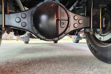 һ����� J6L�п� ����� 240���� 4X2 6.75�������ػ���(ƽ��)ͼƬ