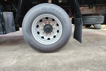 һ����� J6L�п� ����� 240���� 4X2 6.75�������ػ���(ƽ��)ͼƬ