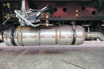 һ����� J6L�п� ����� 240���� 4X2 6.75�������ػ���(ƽ��)ͼƬ