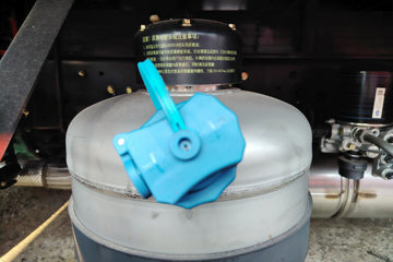 һ����� J6L�п� ����� 240���� 4X2 6.75�������ػ���(ƽ��)ͼƬ