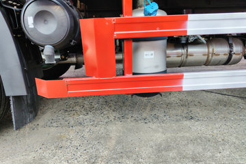 һ����� J6L�п� ����� 240���� 4X2 6.75�������ػ���(ƽ��)ͼƬ