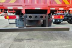 一汽解放 J6L中卡 经典版 240马力 4X2 6.75米栏板载货车(平顶) 一汽解放 J6L中卡 经典版 240马力 4X2 6.75米栏板载货车(平顶)