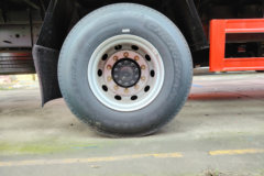 一汽解放J6G 领航版 7.8L柴油 360马力 6X2 一汽解放10档 全浮高顶 6.8米厢式载货车 一汽解放J6G 领航版 7.8L柴油 360马力 6X2 一汽解放10档 全浮高顶 6.8米厢式载货车