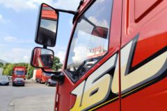 一汽解放 J6L 经典版 240马力 4X2 9.7米厢式载货车