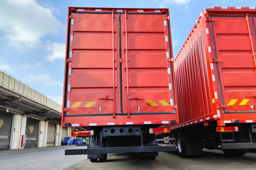 һ����� J6L ����� 240���� 4X2 9.7����ʽ�ػ���ͼƬ