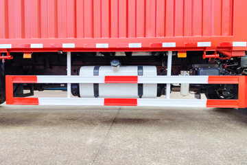 һ����� J6L ����� 240���� 4X2 9.7����ʽ�ػ���ͼƬ