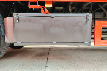 һ����� J6L ����� 240���� 4X2 9.7����ʽ�ػ���ͼƬ