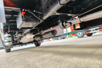 һ����� J6L ����� 240���� 4X2 9.7����ʽ�ػ���ͼƬ